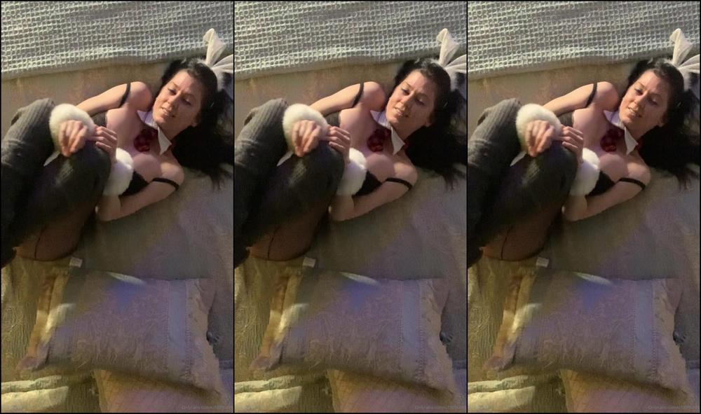 Heidi Lee Bocanegra Part Yoga Outfit