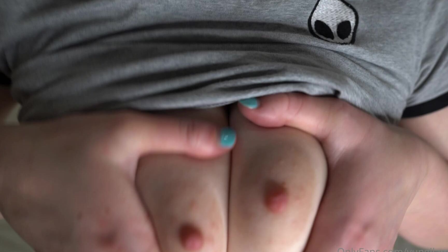 Lilyalcott 2561134392 08 20 2022 New Ppv Out Now I Was Chilling On The Bed And Started Playing With Myself Teasing