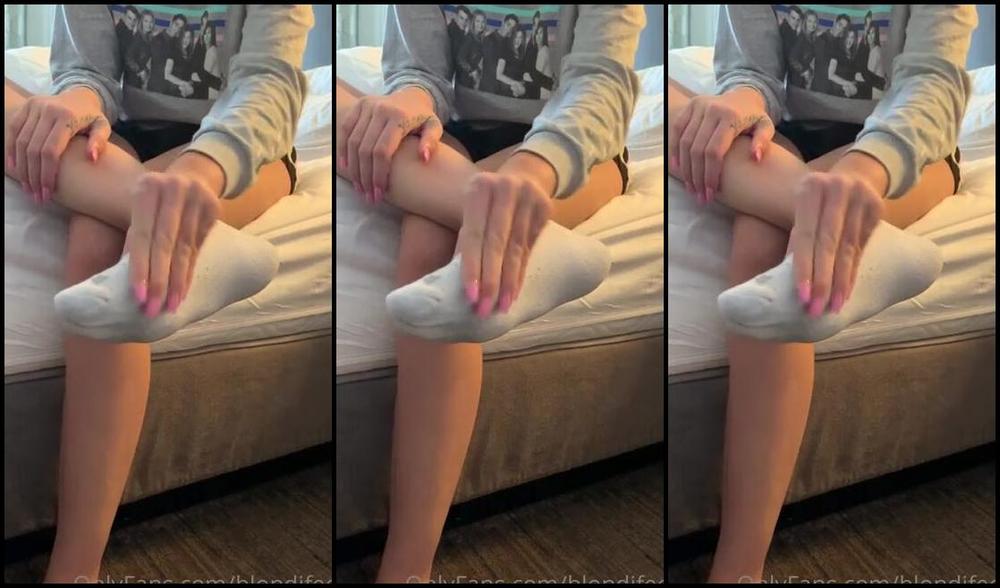 Blondifeet Foot Fetish 12 12 2021 Onlyfans Video After A Long Day My Perfect Feet Are Super Sore