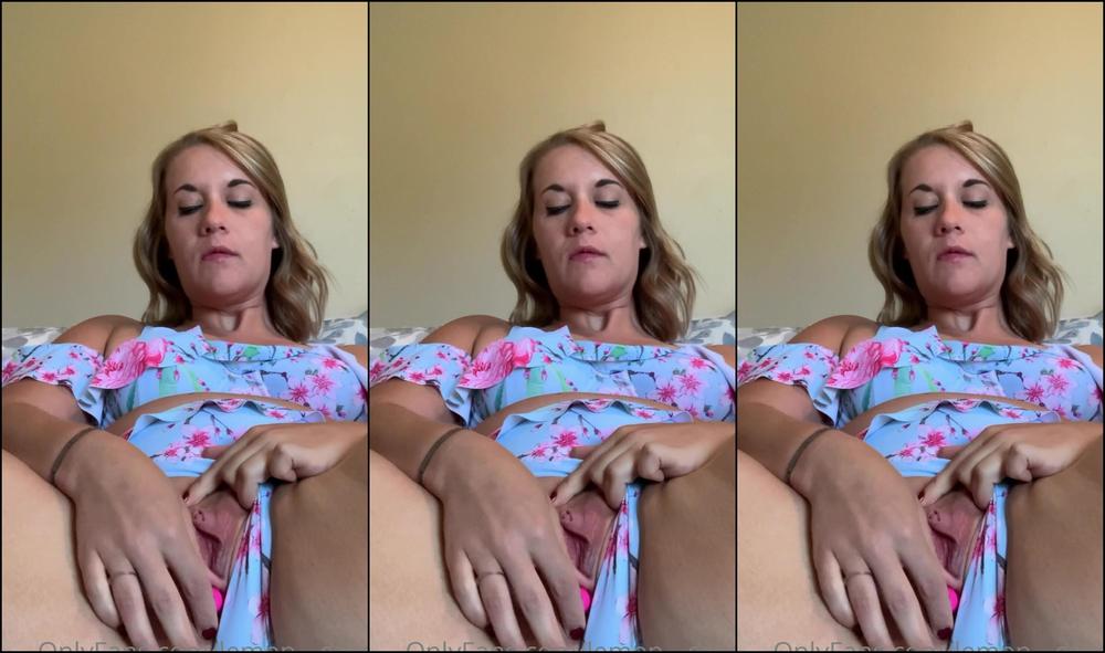 Lemon Cakes Shopping For New Bikinis Today This Year I M Going With The Skimpier The Better Gonna