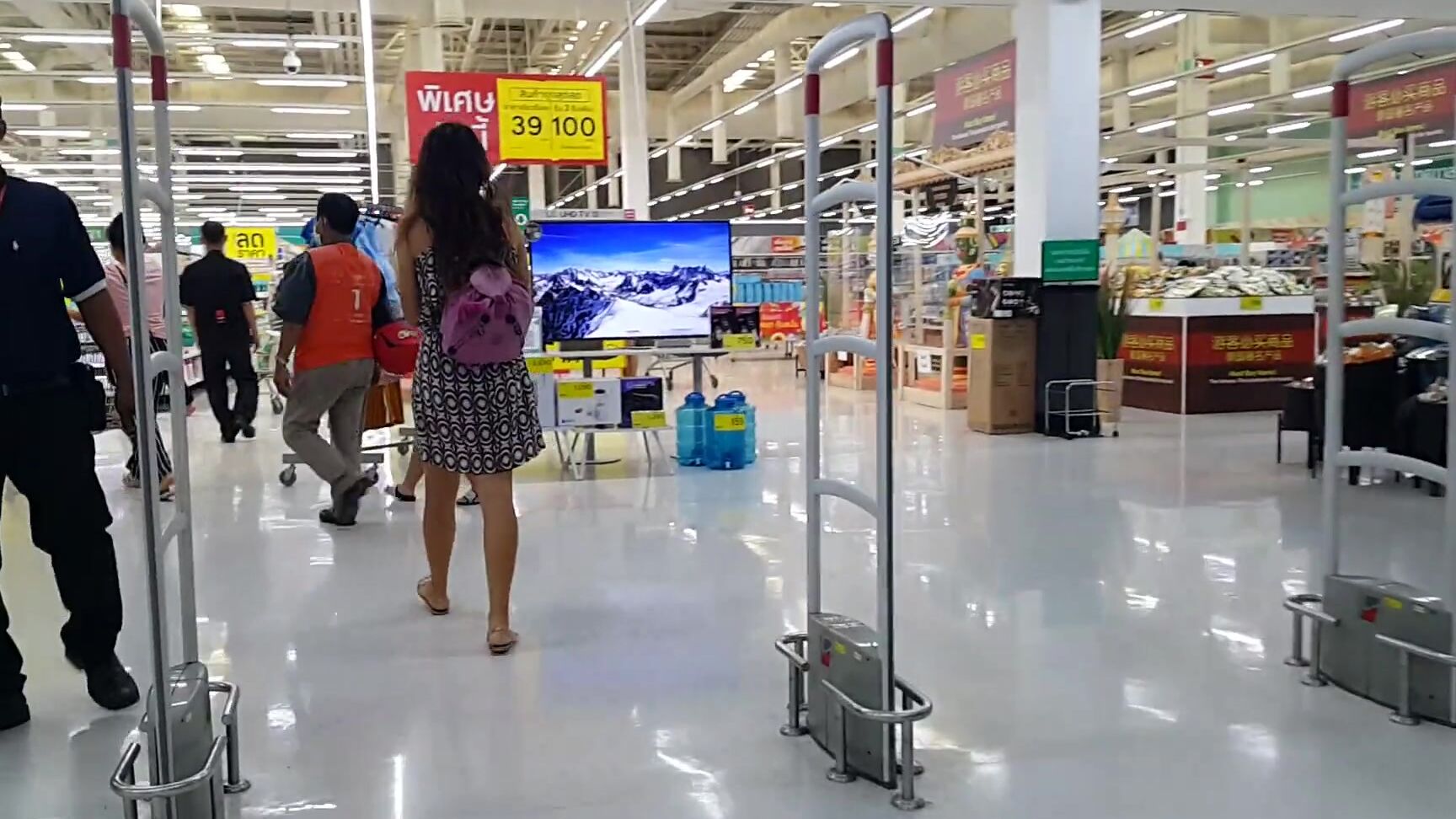 dream4angel up dress no panties and risky fun at supermarket Pornhub