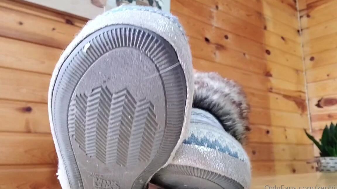 Worldgoddess Onlyfans Rabbit Fur Boots Make My Goddess Feet Sooooo Hot Sweaty And Stinky