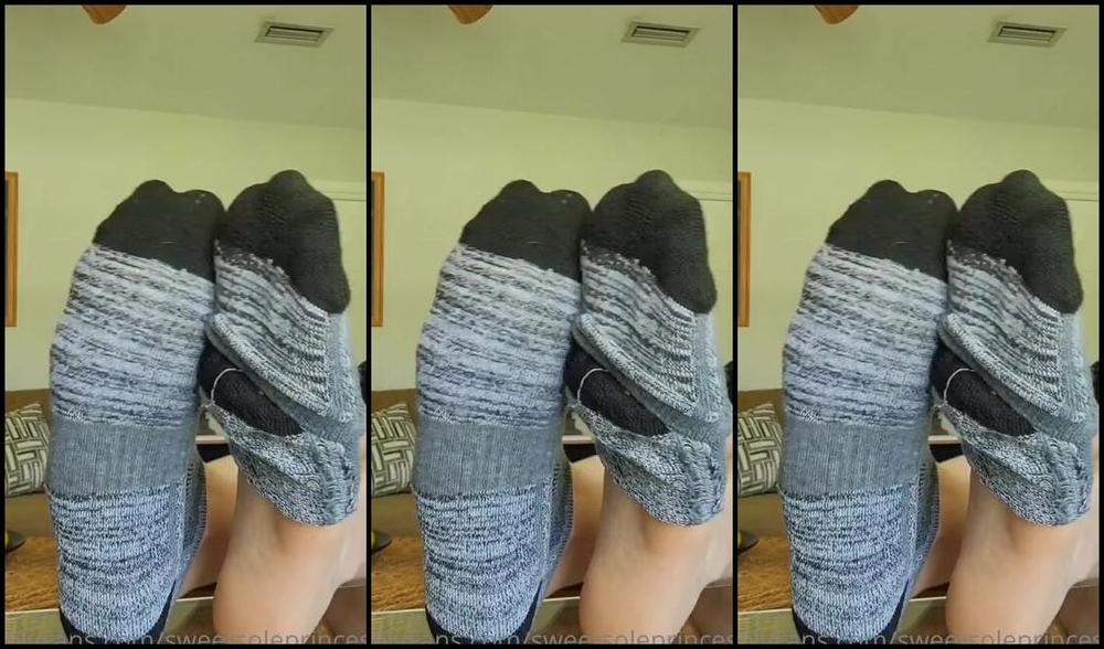 Megan Fletcher Aka Sweetsoleprincess Onlyfans I Got To My Office This Morning And Took My Shoes And Socks Off Just For