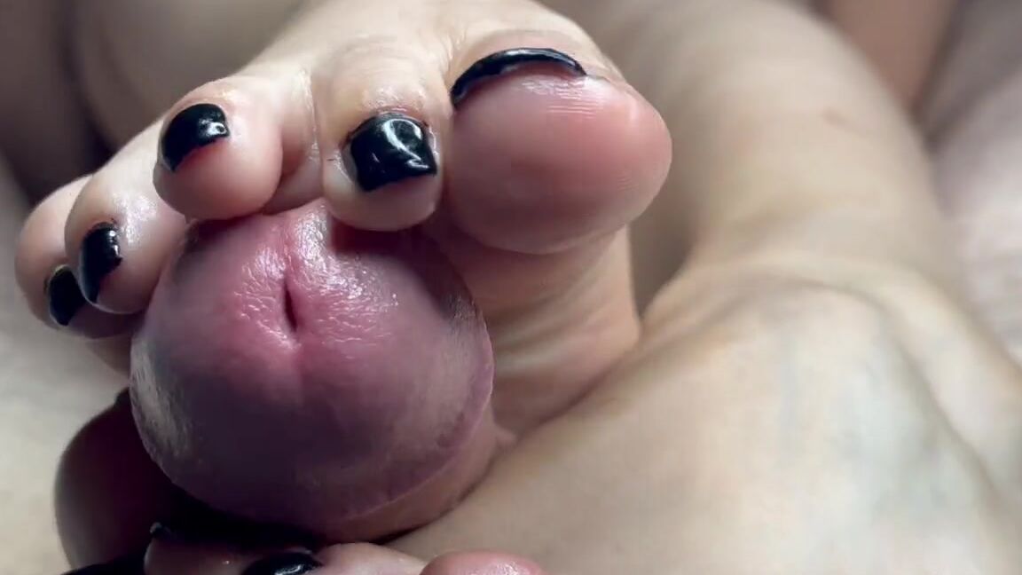 Latinamala Nicknamed Latinamala1 Onlyfans 06 14 2023 Black Toes And Grey Nails Handjob And Footjob For This Rock Hard Cock