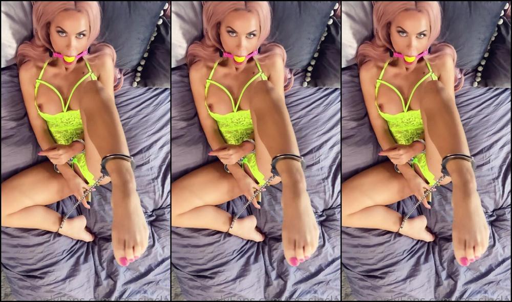 Jasmine Sinclair It S Friday Which Only Means One Thing Gw Vh Vadd Onjgk A Source