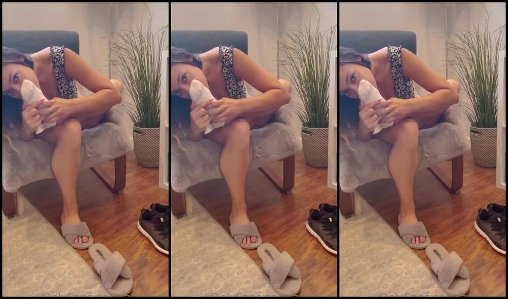 Anaisjolie Onlyfans I Caught You Sniffing Our Roommates Socksbut It Kind Of Turns
