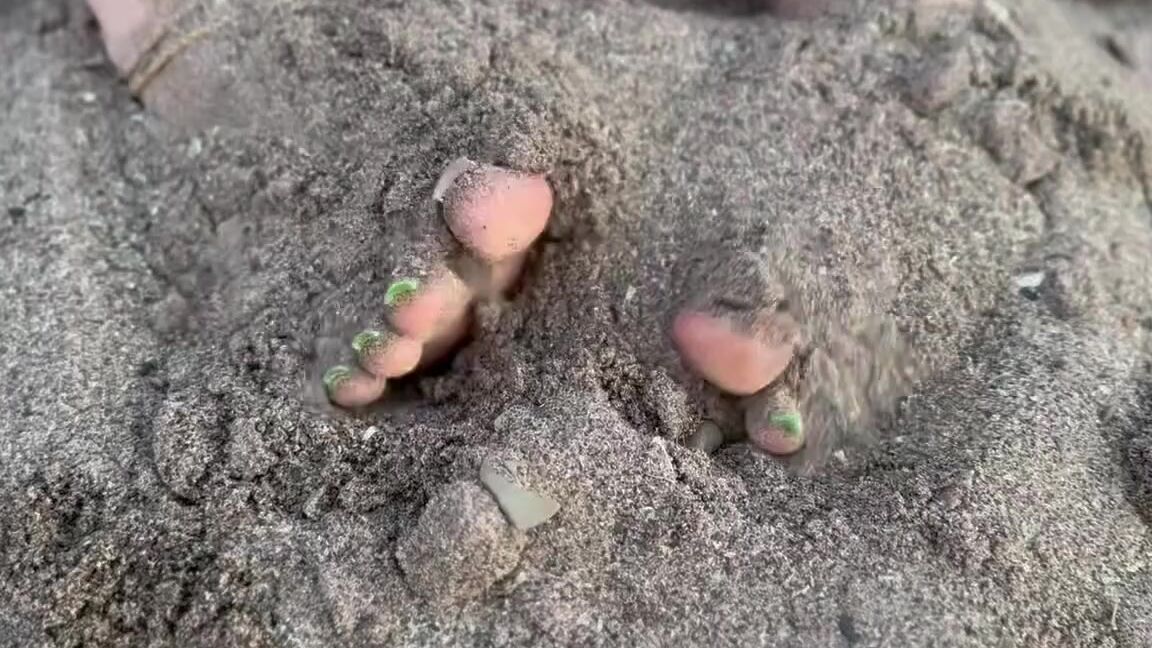 Paws And Klaws Foot Fetish 08 30 2024 Onlyfans Video Couple Videos From My Beachy Evening2