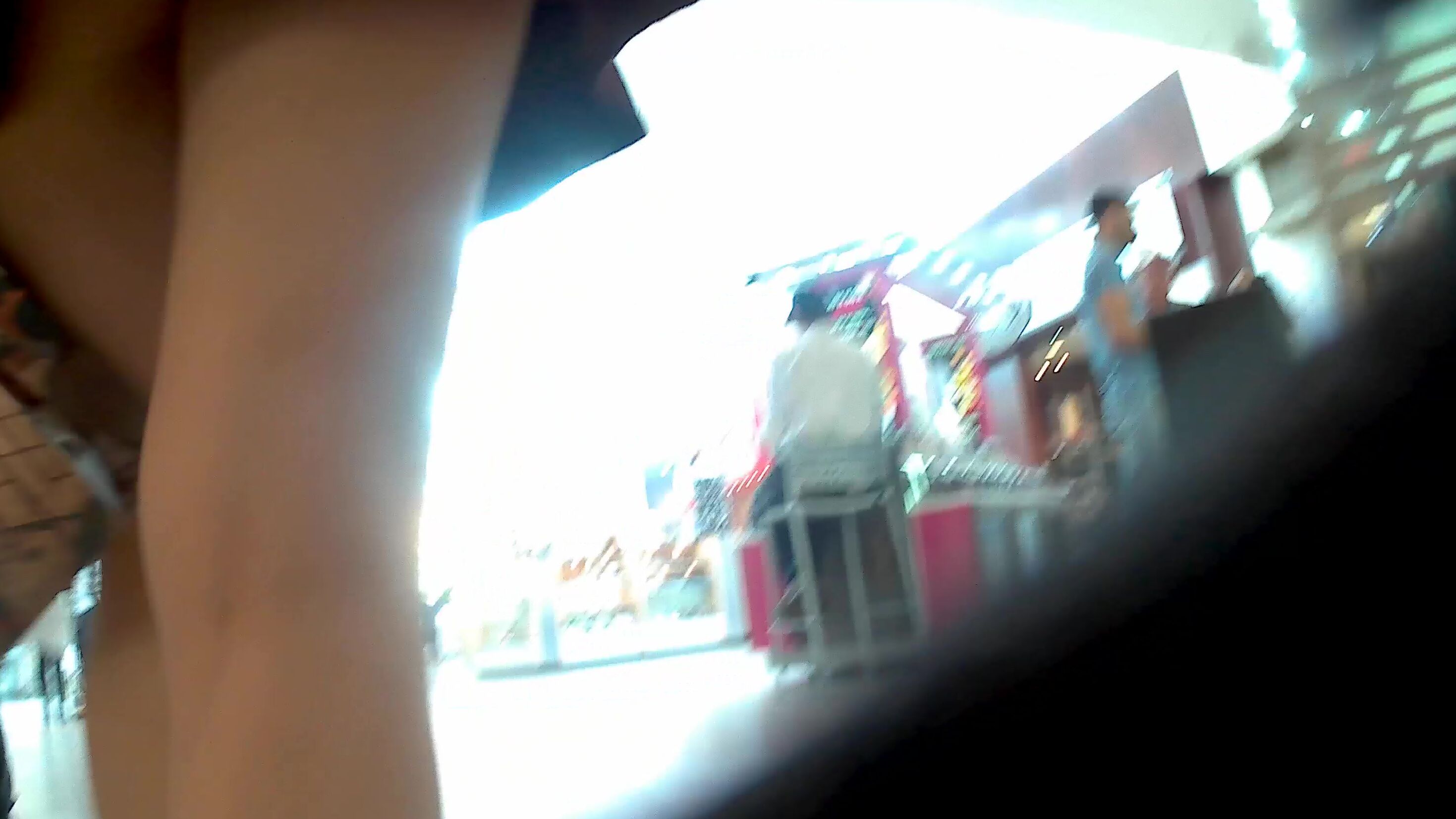 Voyeur, Upskirt Round ass girl in a tiny thong SiteRip