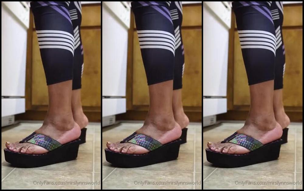 Auntie Lynn Nicknamed Mrslynnsworld Onlyfans Something For Wedges Wednesday