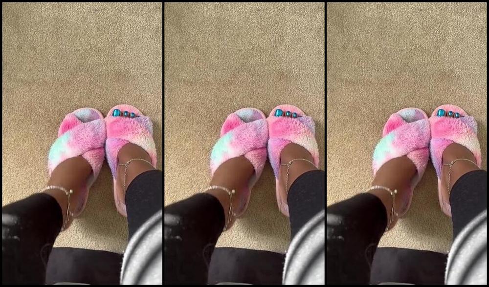 Sassy Toes Aka Sassytoesforyou Onlyfans Just Two Cute Videos Of Me Teasing You With My Feet How Many Toes Could You Fit In Your Mouth 1