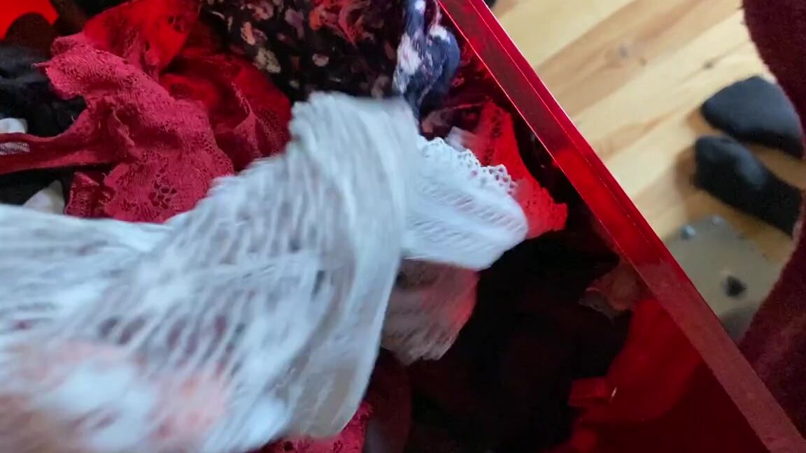 Lele O Nicknamed Ohshititslele Onlyfans Panty Boutique Hit Me In Dms