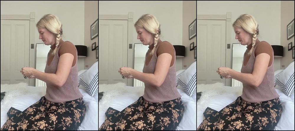 Monawalesxxx 2201562616 08 23 2021 Thank You To The Sweet Sub That Got Me These Latex Gloves And Fishnet Stockings Too