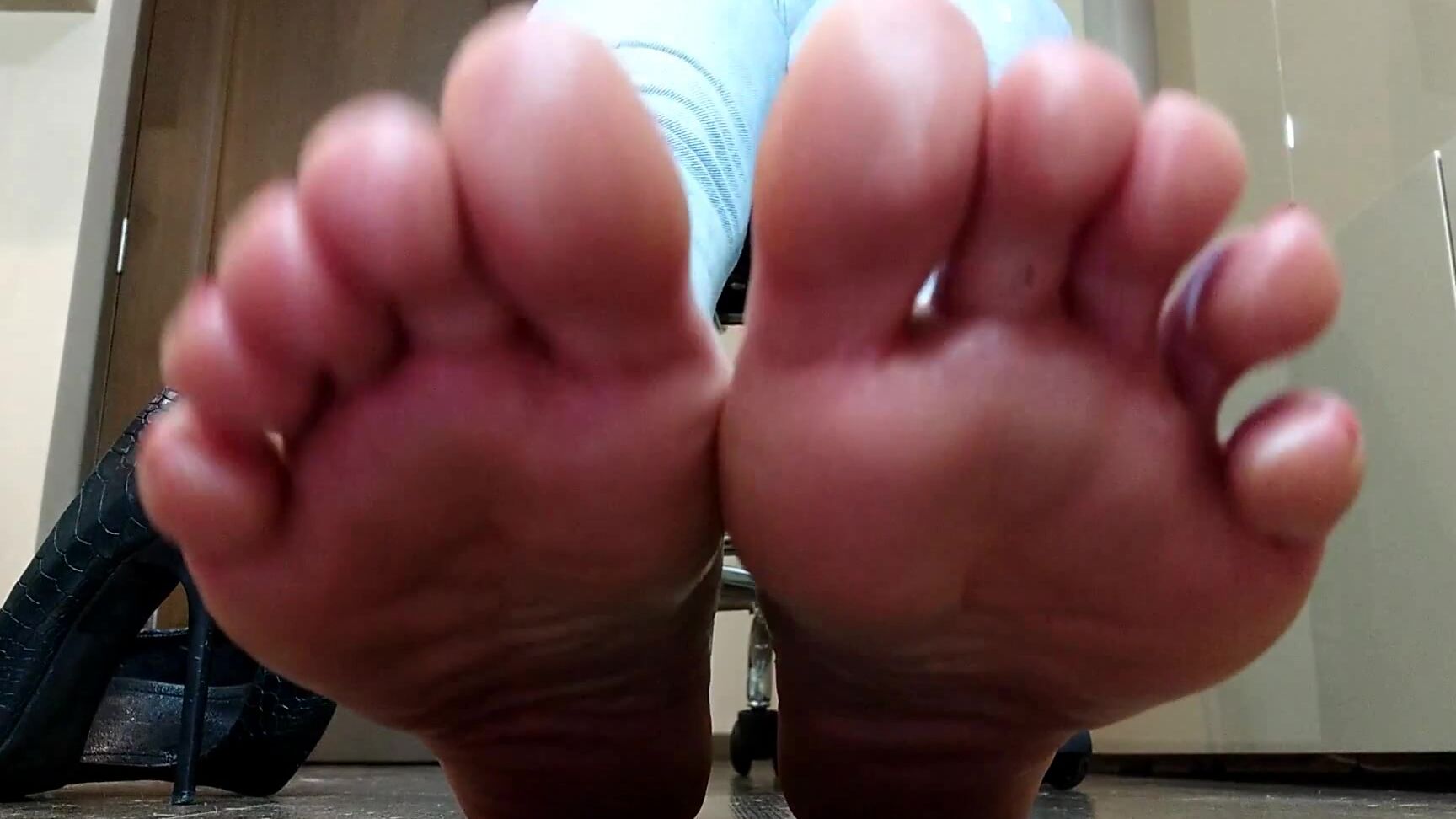 Moneygoddessscc Sweaty Stinky Feet