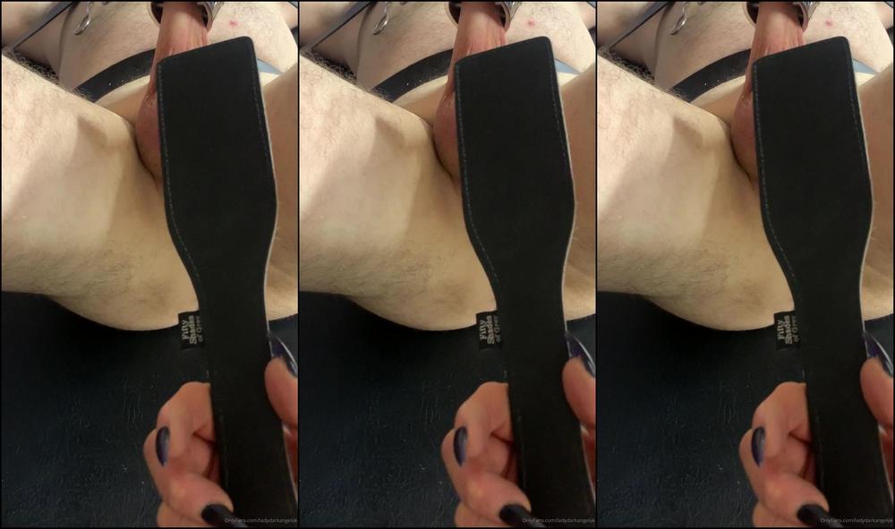 Lady Dark Angel Taking A Paddle To The Balls Over And Over Session Clip