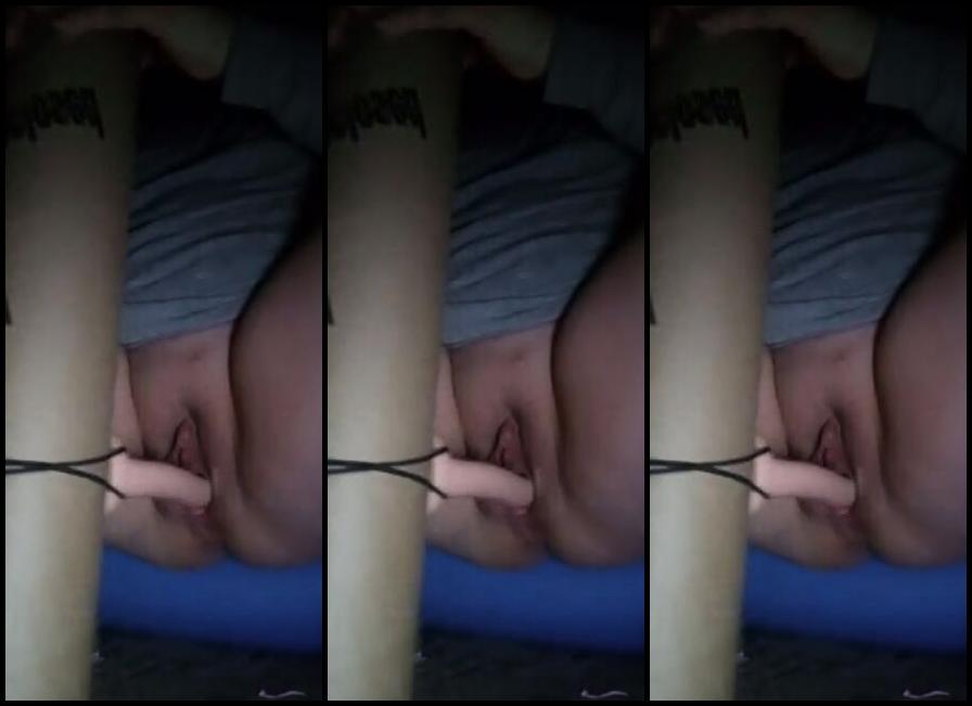 "Scarletnite" Trying To Be Quiet, Milf Masturbation, Tongue Dildo, Wet Pussy, Pretty Pussy, Living Room, Shhh, Nice Ass, Nighttime, Suggest Scarletnite Getting off in the living room creatively after my littles are asleep Uncut unedited Pornhub