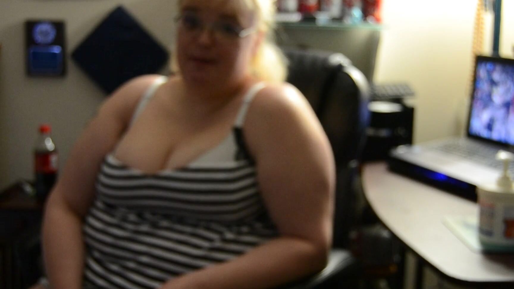 Bbwprincessmary Princess Puts On Pantyho