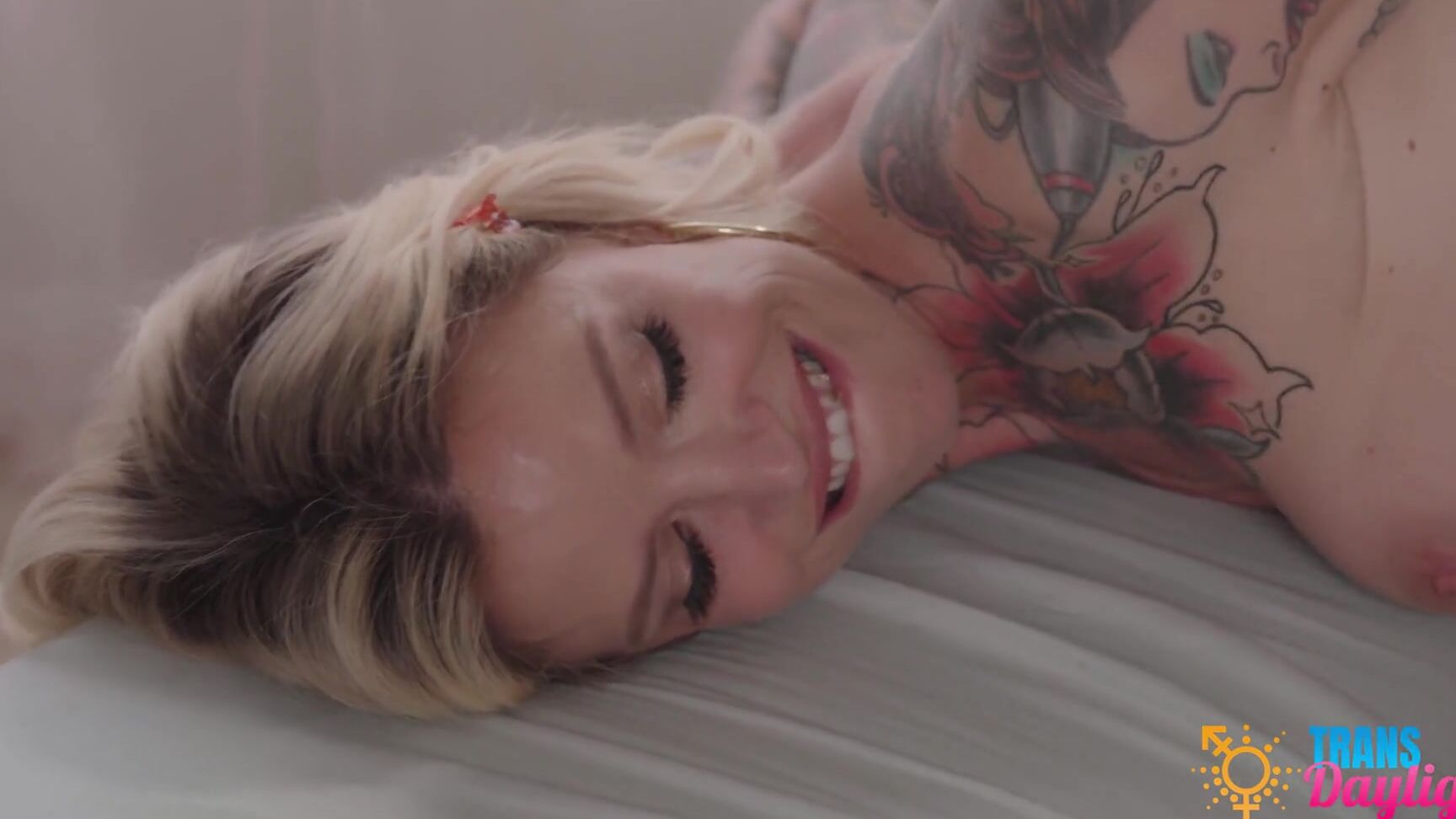 Kitt Jones Transdaylight Com Blonde Beauty Kitt Jones Rides Rias Girl Cock Bently 22 06 2025