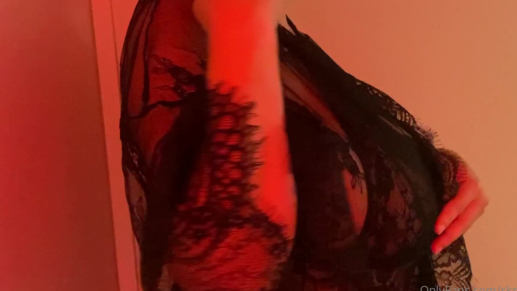 Sksky20 2963936948 08 01 2023 A Little Throwback Miss My Hawaii Tan But Be Back Soon To Make Content With J