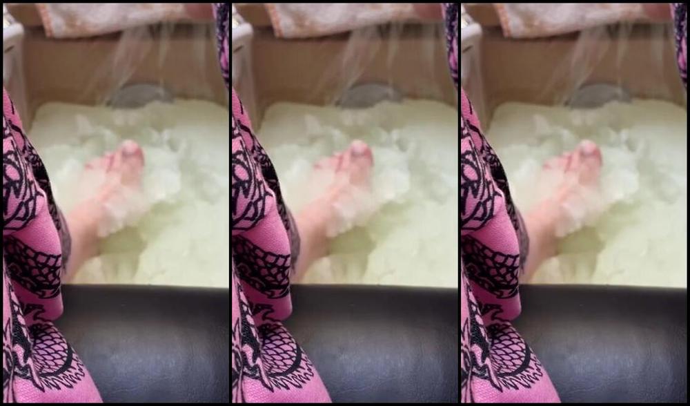 Anushkavelvet Onlyfans It S Pedicure Day Can T Wait To Show You Boys And Fellow Dommes This Creation And Boys Make 1