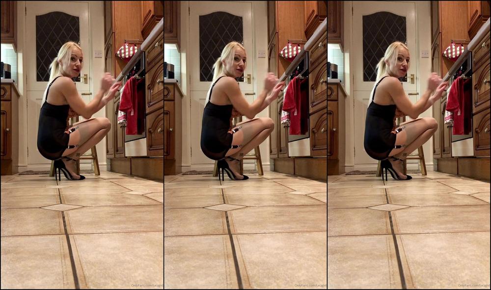 Taragirl Waiting For Dinner To Cook In The Oven Filling My Time Tesseing You Boys