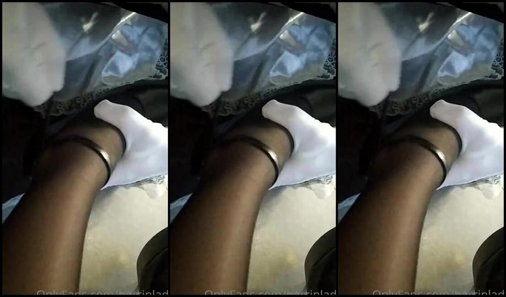 Herrinlady Onlyfans There Kneels The Little Marriage Bitch Before Me Neatly Dressed Up My Work And Is Allowedp