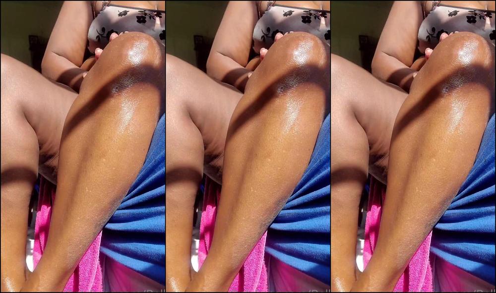 Arabellaseroticpoetry Straight Out The Shower Skin Dry But Got A Little Oily For You