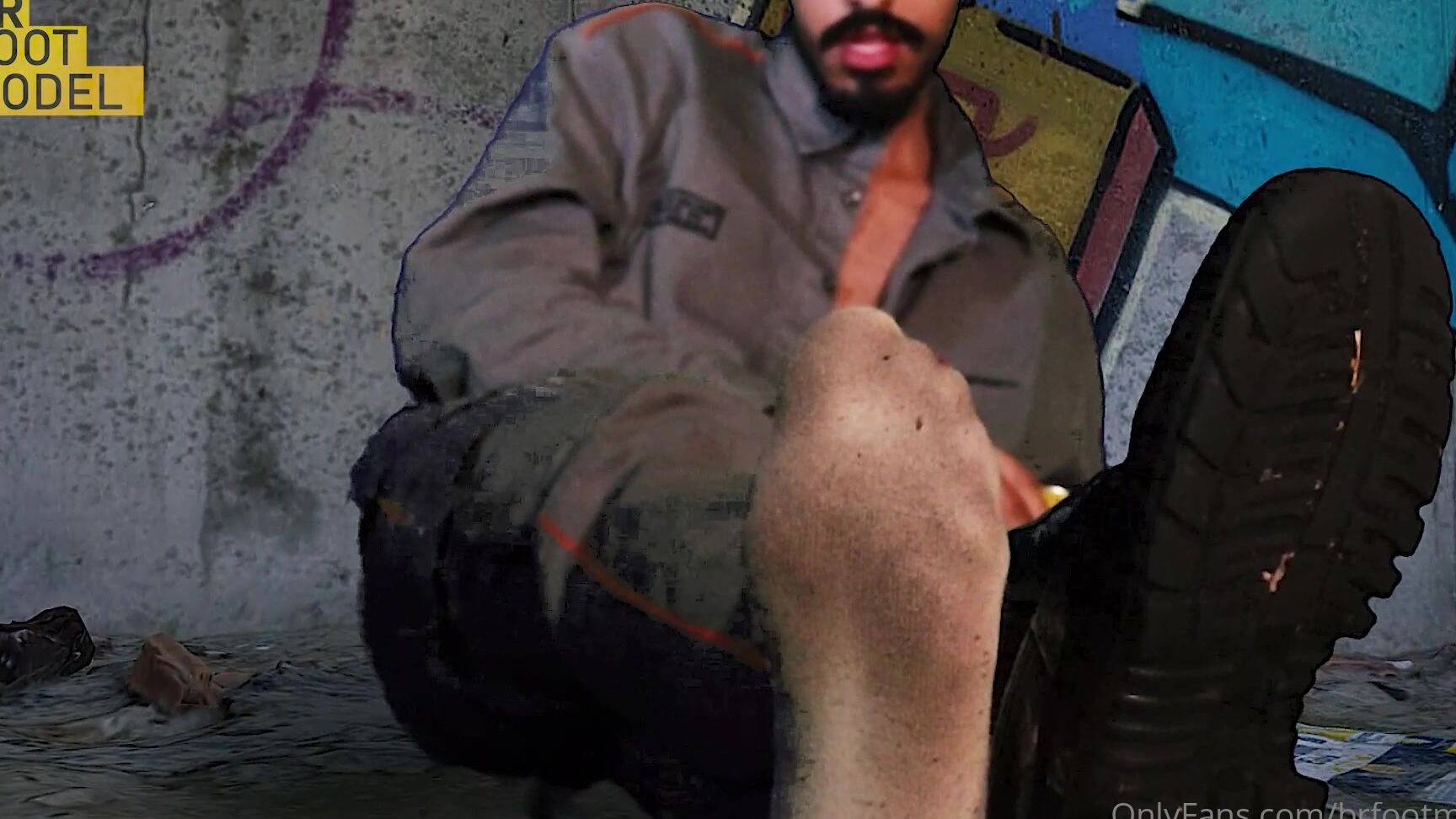 Brfootmodel 3119815758 12 10 2023 Electrician In The Alley