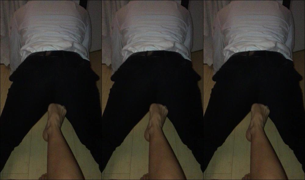 Alyagoddess He Can T Handle My Wiggles My Toes Are His Weakness Can T You Tell