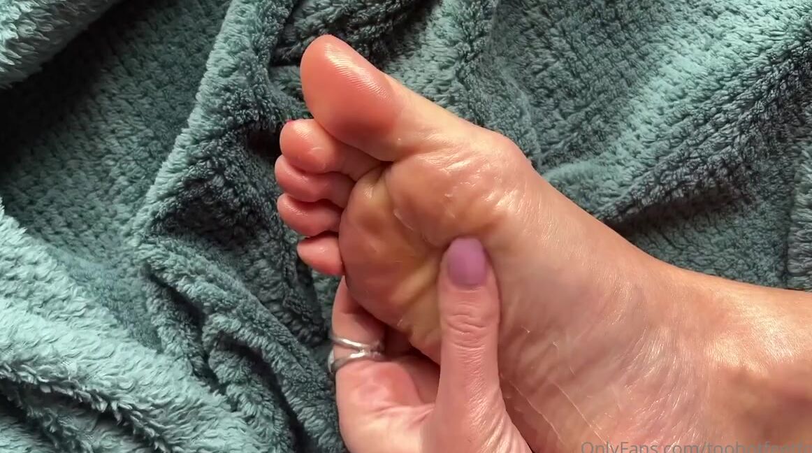2Hotfeet4You Nicknamed Toohotfeetforyou Onlyfans Tell Me Would You Maybe Love Us To Record One Video Of Him Giving Masagge