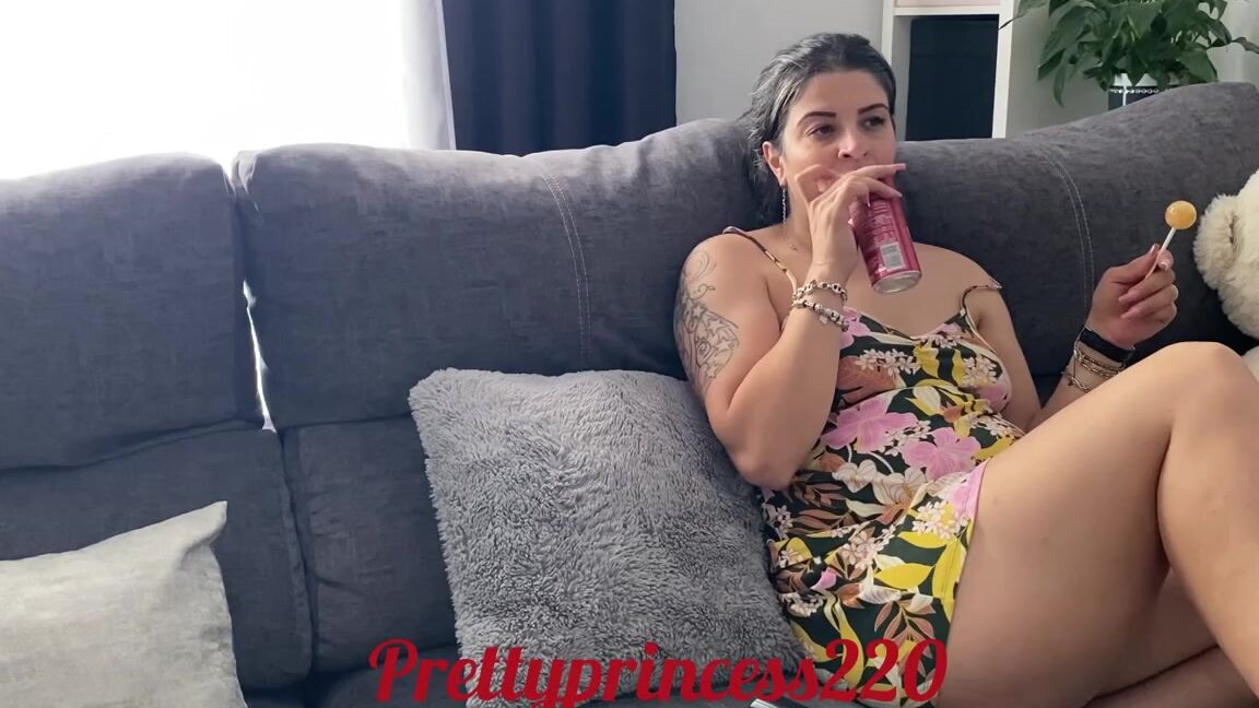 Prettyprincess220 06 12 2023 Onlyfans Video Я Сосу Леденец И Рыгаю 6