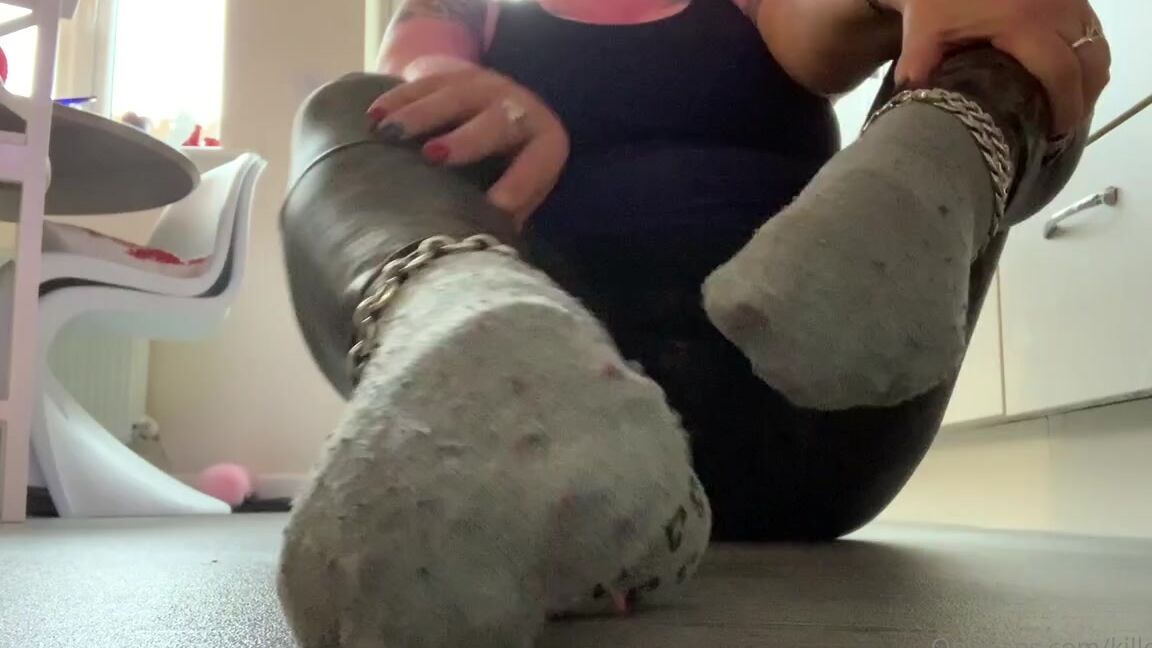 Killersexyfeets Nicknamed Killerkell Onlyfans Sexy Sock Peel I Know They Re Someone S Favourite Don T Forget To Tip If You Feel A Stirring