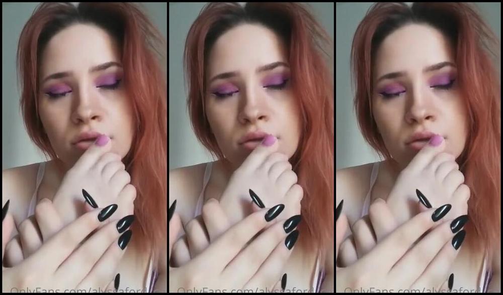 Alyssa Ford Nicknamed Alyssaford Chill Onlyfans A Little Bit Of Self Worship For This Thursday I Hope You Like My All Uhk