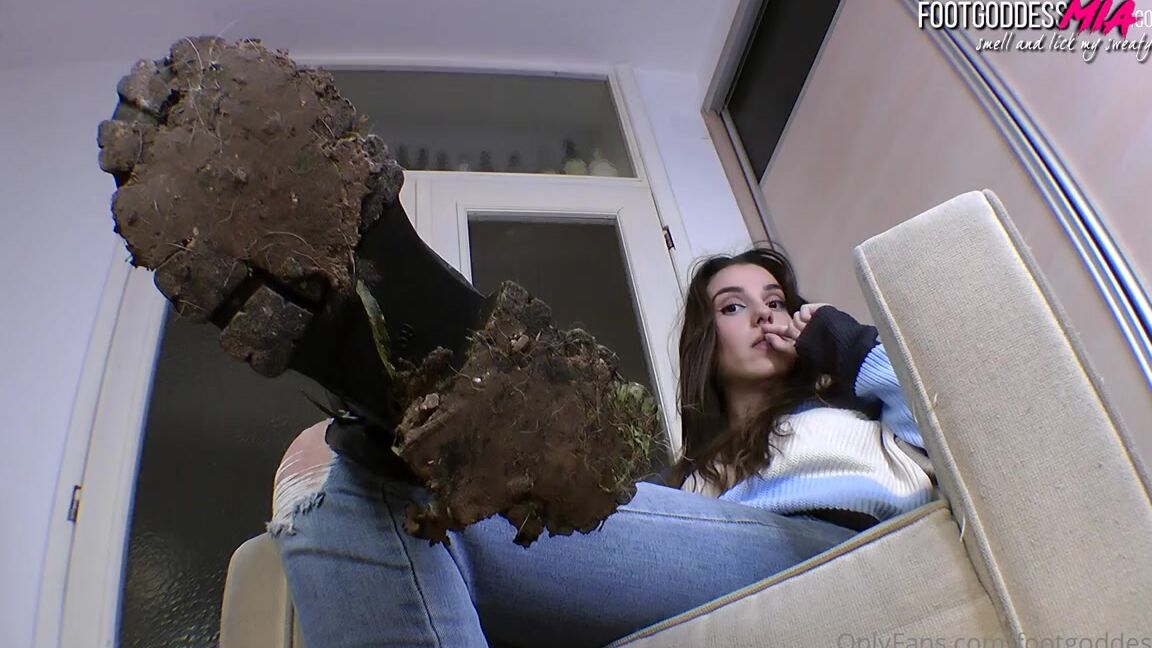 Footgoddessmia Onlyfans Extremely Muddy Boots Part 1 For You Bitches Who Love Mud Boots And Kneeling Kneel And Fantasizep
