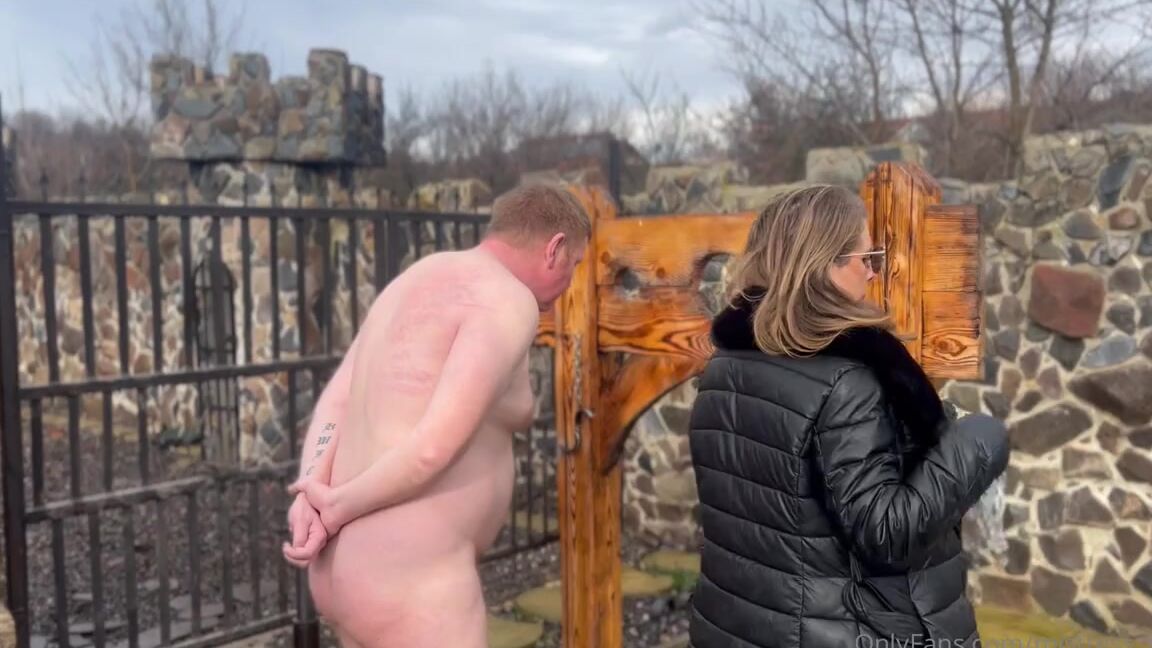 Mistress Zeida Onlyfans Warm Clothed Mistress And Naked Slave In January This Is A Gift Clip For Those Who Are My Subscribe