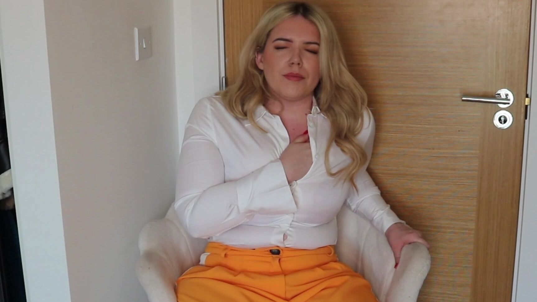 "AnnaScotX" annascotx, cpr, kink, medical, medicalfetish, roleplay Heart attack and CPR manyvids