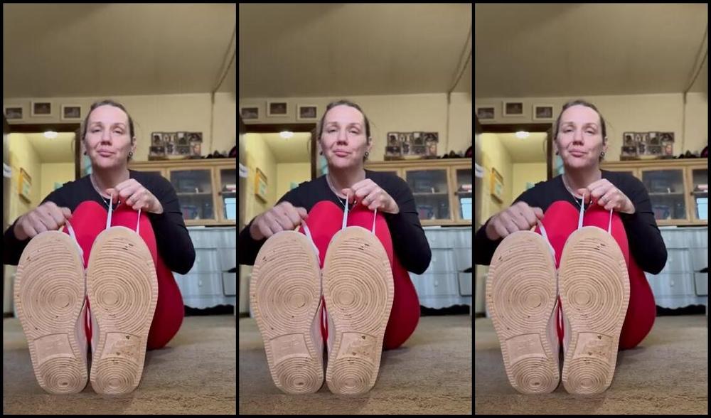 Soldmysolesforink Nicknamed Soldmysolesforink 03 13 2024 Onlyfans Video Ohhh How Ive Missed Saucing Up A Good Black Pair