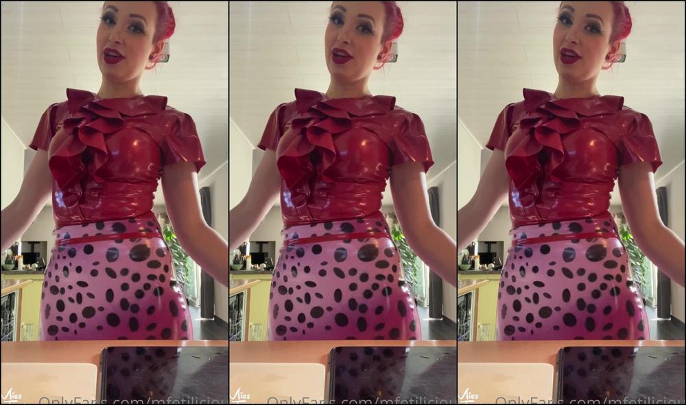 Mfetilicious Coocking In Latex This Video Was Made At The End Of The Lockdown In May When I Got Back T