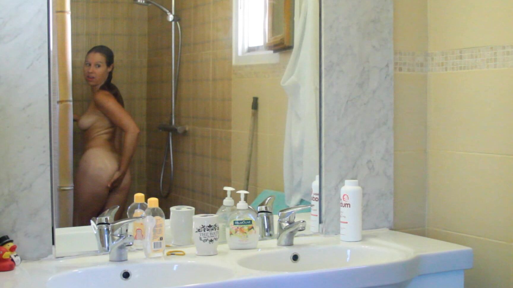 Masiedee Voyeurism Shower Wank