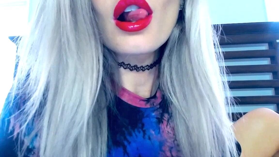 Kerri Kinglipgloss Lipstick Puckering Fetish