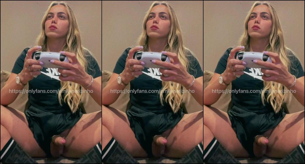 Emilynarizinho 2156028364 07 07 2021 Is There Someone To Suck Me While I Play Video Games