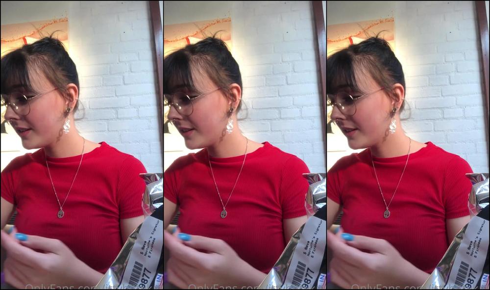 Ittybittykath Bad Dragon Unboxing Lol Excuse The Low Energy I Ju