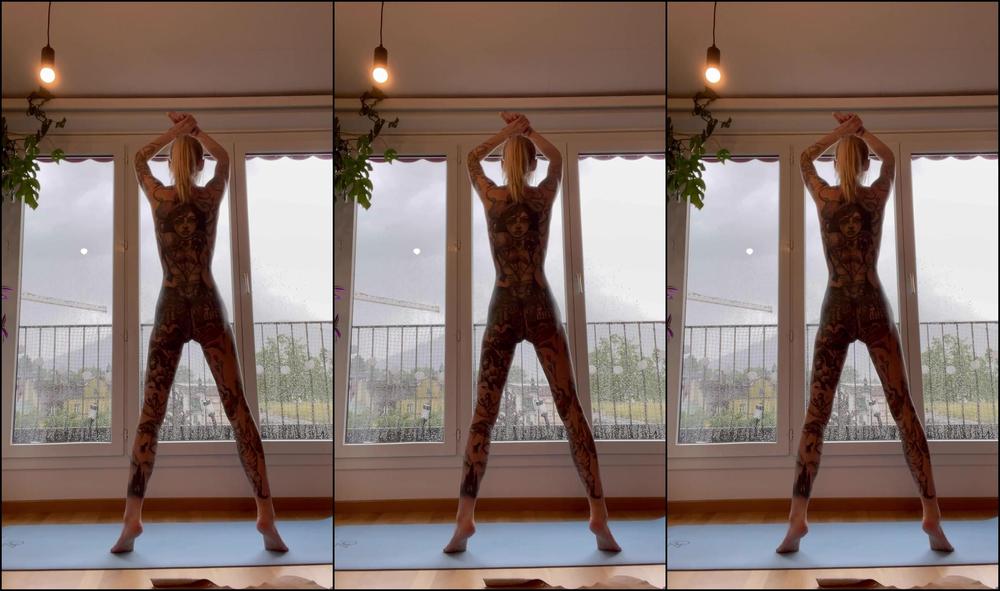 Mrs Nice And Here A Little Naked Workout Again Do You Like It