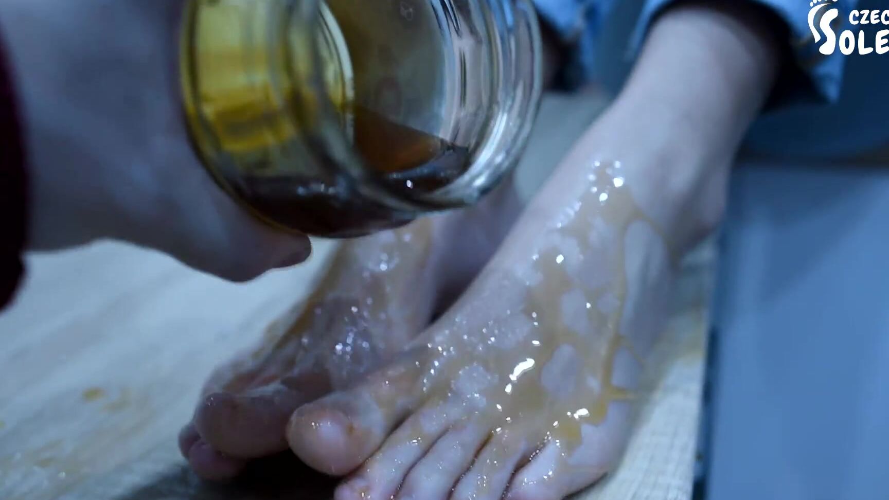 Czech Soles Bare Feet In Honey, A Foot Fetish Yummy POV¡ (Pov Foot Worship, Foot Licking, Bare Feet, Sexy Soles) Czech Soles