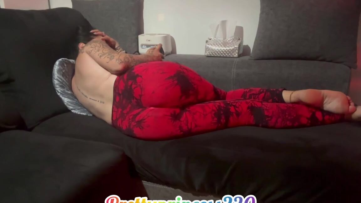 Prettyprincess220 07 03 2024 Onlyfans Video Farts In Red Leggings