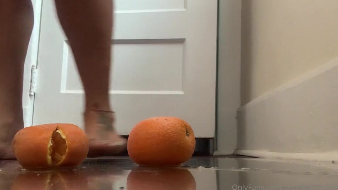 Goddessmonica00W Onlyfans You Def Need Some Freshly Squeezed Orange Juice Orange Crushp