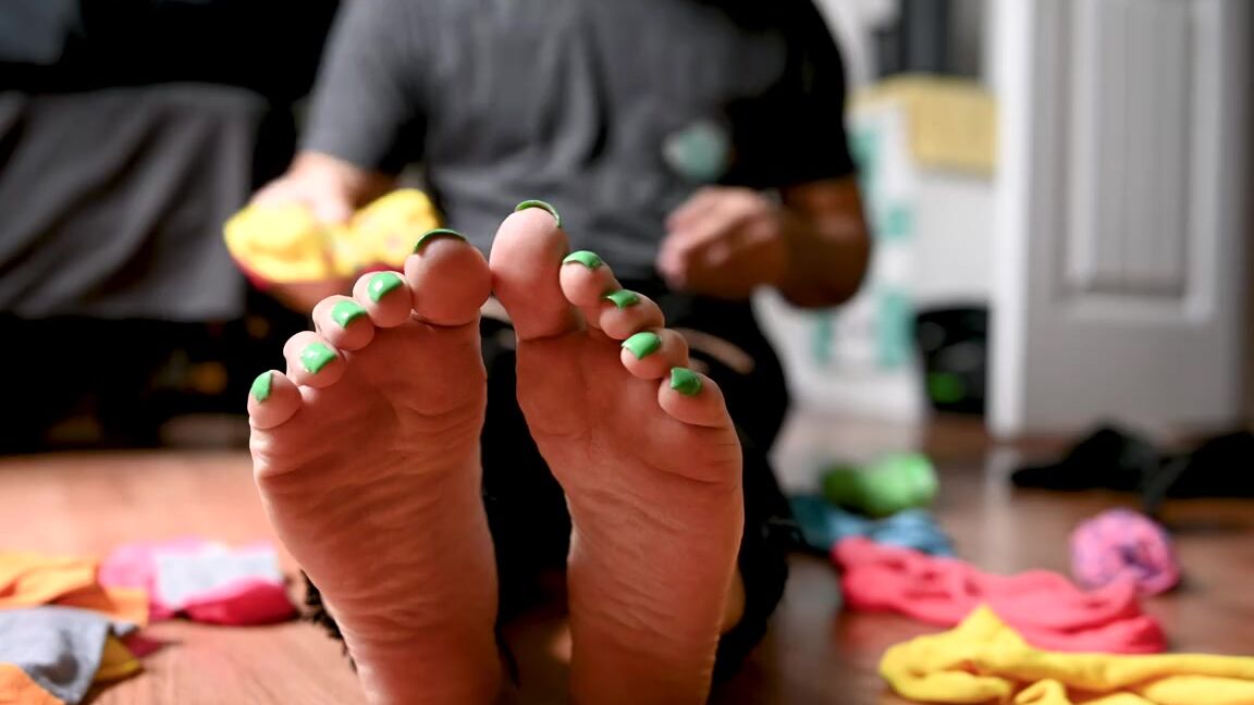 Fem Bryce Nicknamed Fembryce Onlyfans Come Sit With Me And Stroke Your Big Manly Juicy Cock Off To My Big Toes