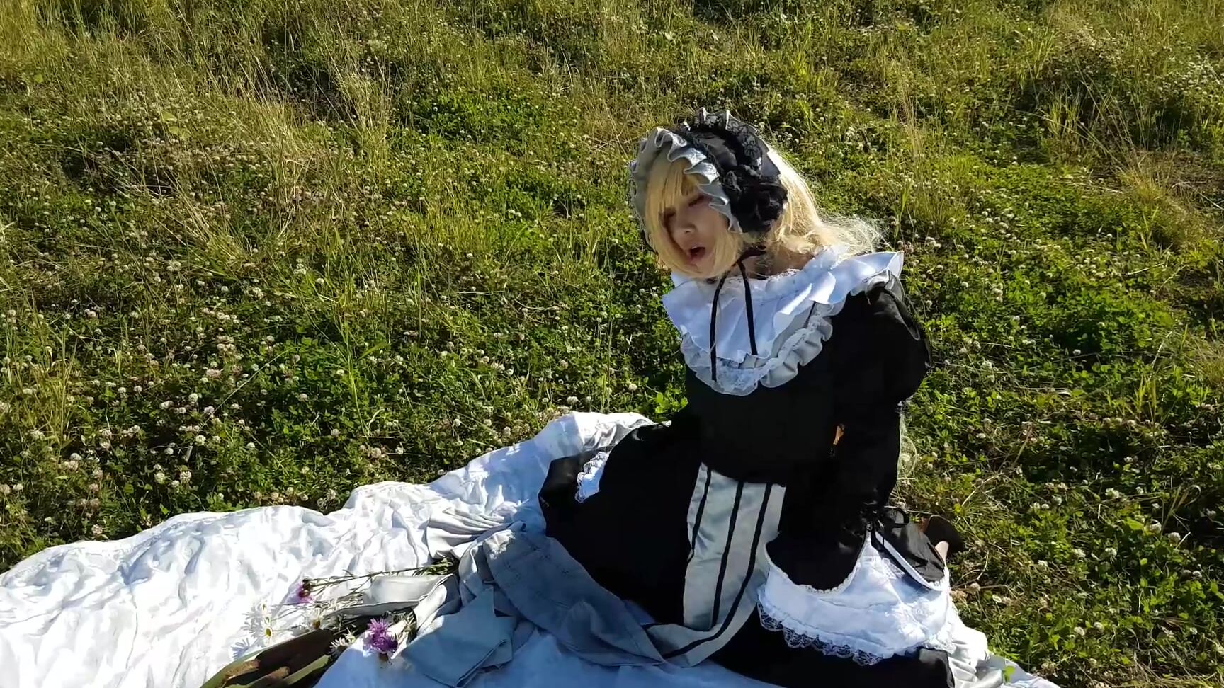 Victorique Outdoors Play