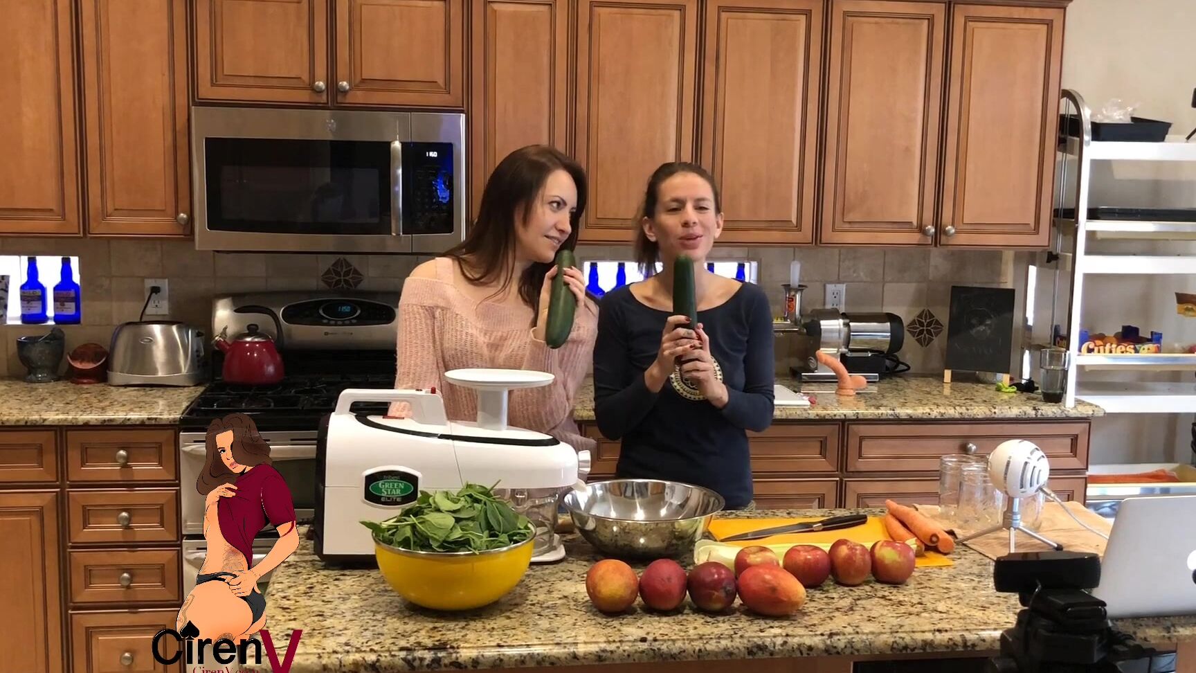 Blowjob,Eating,Girl Girl,Live Cams,Nudity/Naked ciren verde two girls juicing mangos naked ManyVids