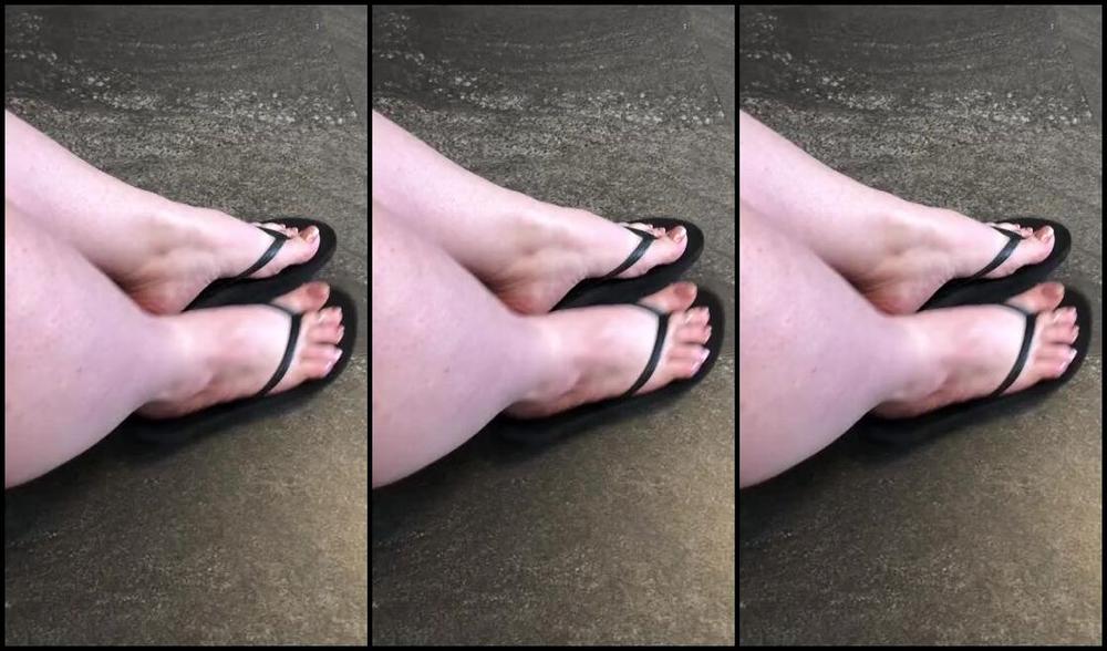 Caroline Aka Feetsiecakes Onlyfans Saying Goodbye To These Flip Flops Tonight Thought I D Get In A Video Beforehand