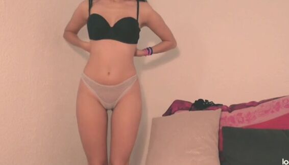 francyloverossi-18-12-2019-107164419-nuovo-video-la-commessa-di-intimo-fatemi-